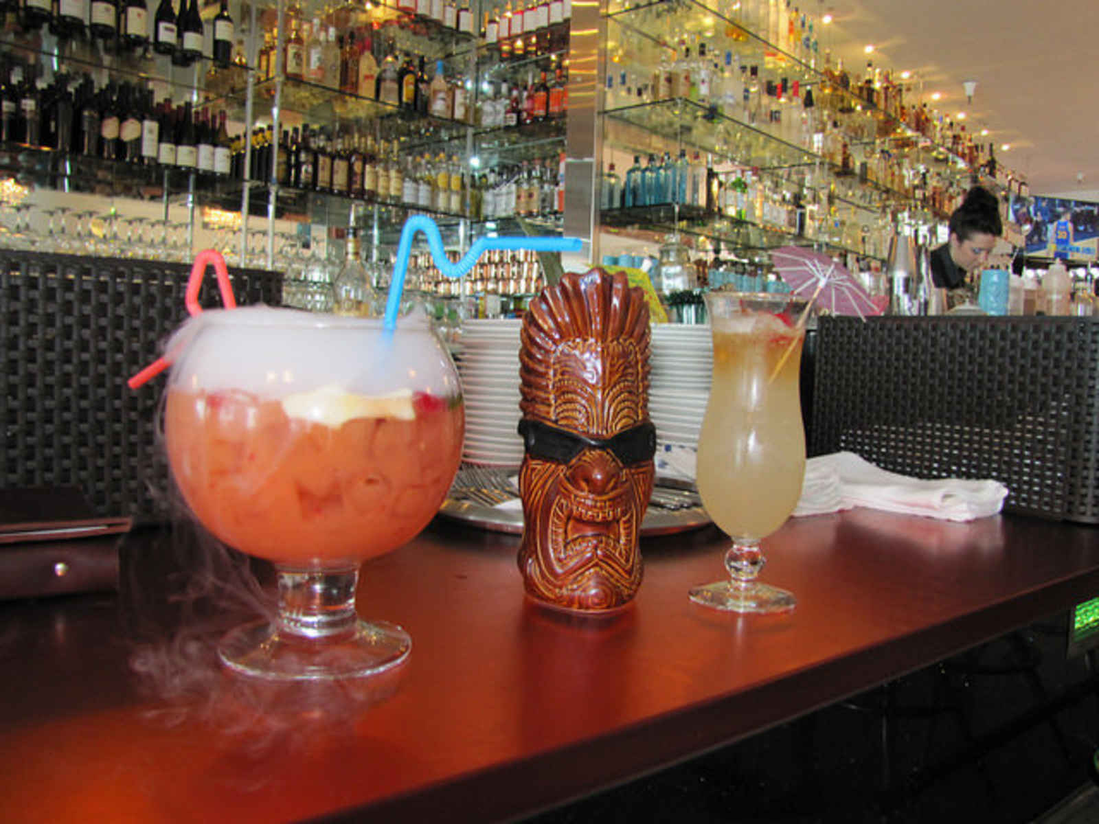 9 of the Best Happy Hours in Monterey County