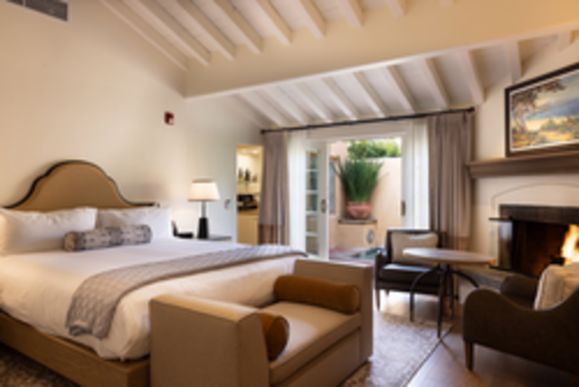 Casa Palmero: Holiday Festivities & Room Services