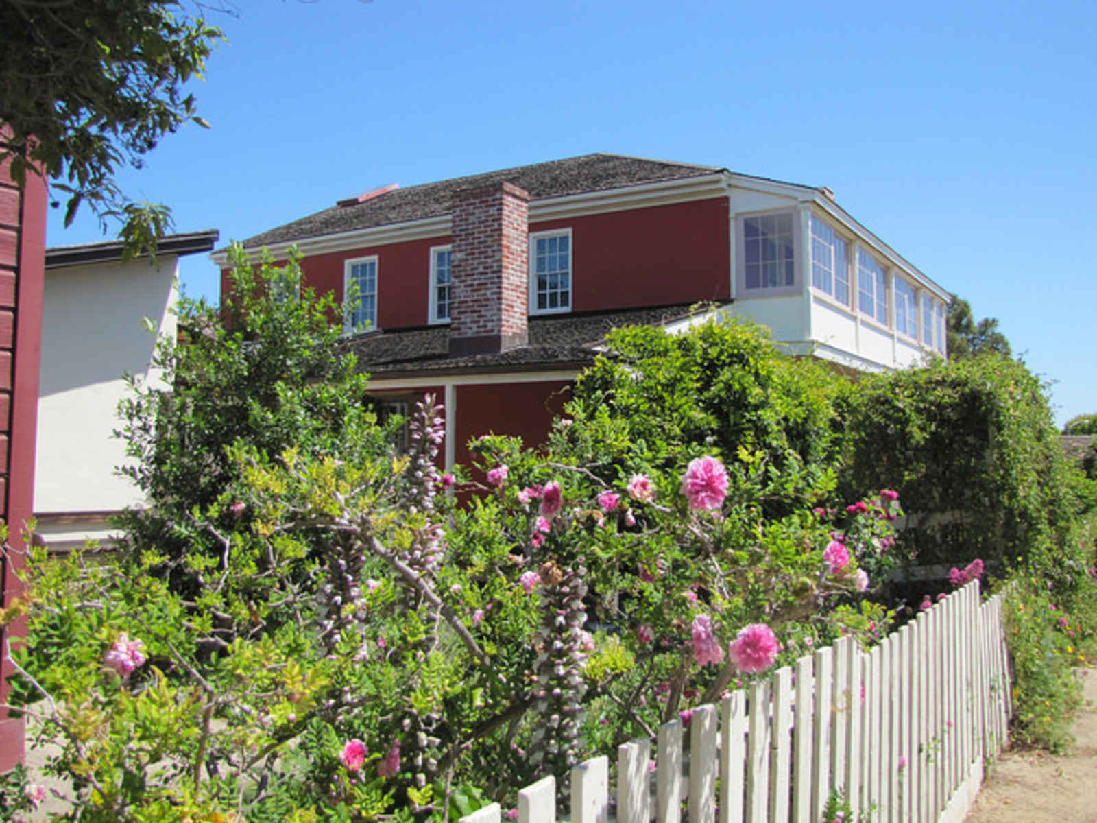 10 Secret Gardens in Monterey County